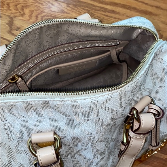 Off White Cream Michael Kors Purse and wallet - Picture 4 of 6